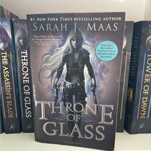 Throne of Glass by Sarah J. Maas OOP cover